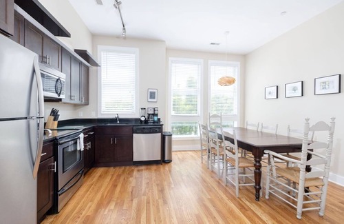 12 South House | Amazing Townhouse! Located in desirable 12th South Area & close to all you need!