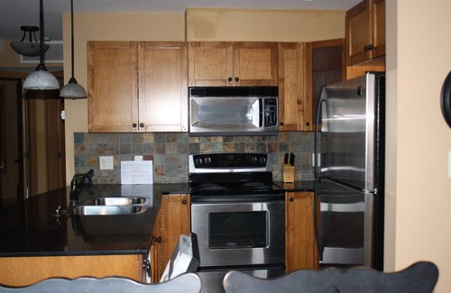 Central Okanagan Cottage | Amazing unobstructed Lake Okanagan view at Resort - off season rates