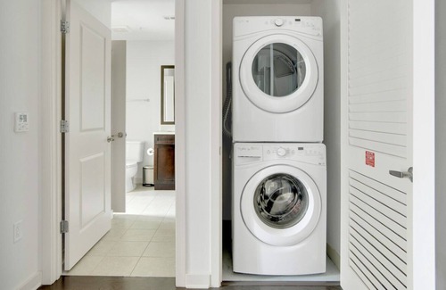 Uptown Apartment | Amazing Upper Downtown 1BR w/ Gym & Pool near 16th St Mall, by Blueground