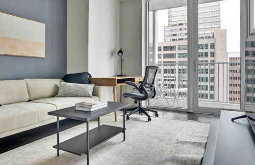 Uptown Apartment | Amazing Upper Downtown 1BR w/ Gym & Pool near 16th St Mall, by Blueground