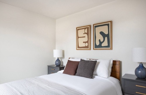 Uptown Apartment | Amazing Uptown 1BR w/ Gym & Indoor Pool, nr L Red Line, by Blueground