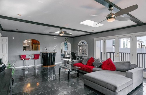 View Park-Windsor Hills House | Amazing views & large patio, central LA location