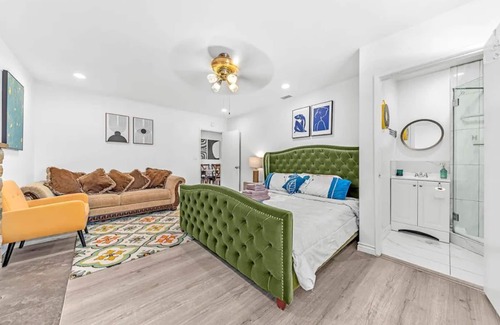 West Covina House | Amazing Vacation Rental Home close to Disneyland and Los Angeles, 5Bd and 3Br