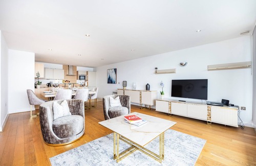 Docklands Apartment | Amazing View Apart | ExCeL Exhibition | O2 Arena