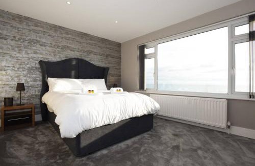 South Hayling House | Amazing View Beachfront 3BR 5Beds 7 Guest