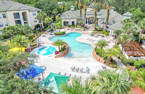Lindfields Condo | Amazing View Condo 4 Miles from Disney World with heated pool in Gated Community
