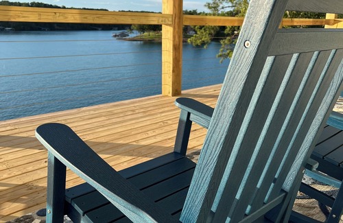 Arley House | AMAZING view! "EASY LIKE SUNDAY MORNING" on Smith Lake is YOUR new happy place!