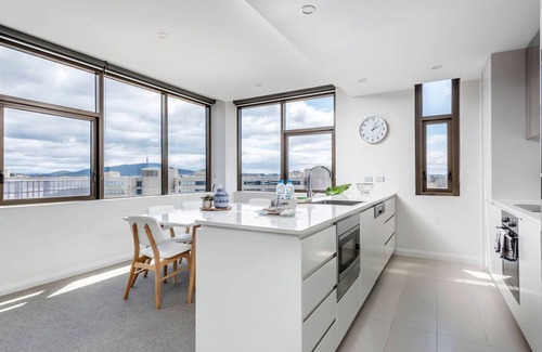 Barton Apartment | Amazing View In Large Apartment Barton ACT