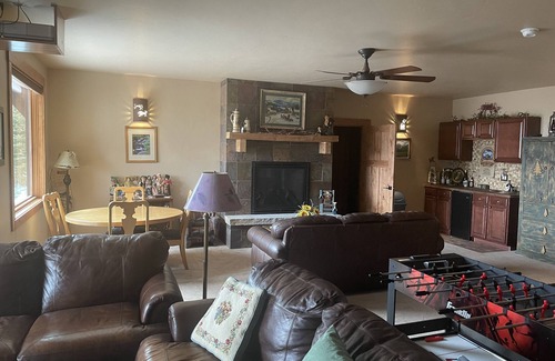 Angler Mountain Ranch House | Amazing View Mountain Home - Private Neighborhood
