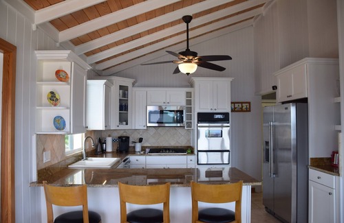 Johnson Bay Villa | Amazing view, private pool, hear the ocean!