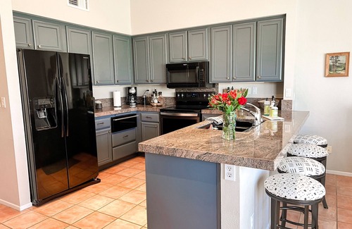 Palm Desert Condo | Amazing View! Spacious 3 bd/4 bth in Palm Valley CC!