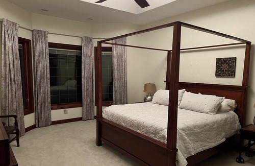 Stockton House | Amazing views - 2 King/ 3 Queen 6400 sq ft house 12 Minutes from town and lake