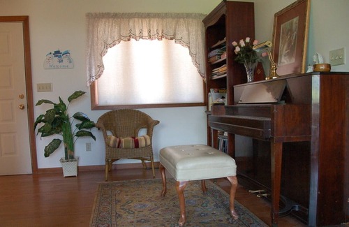 Bozeman House | Amazing views, abundant wildlife, yet close to town.