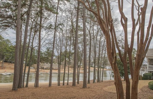 Lake Oconee Cottage | Amazing Views Boardwalk at Marina Cove