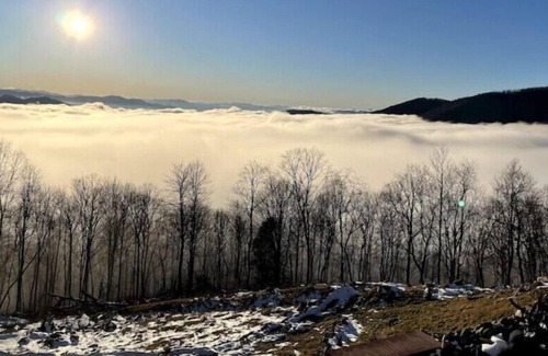 Cherokee House | Amazing views in the Mountain Countryside Design