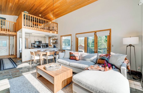 Big Sky Condo | Amazing Views, Large Balcony, Hot Tub & Sauna, 3 beds, Cozy Condo in Big Sky!
