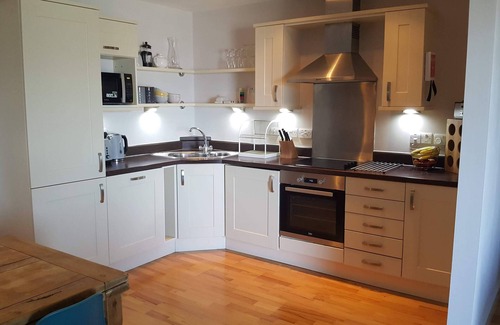 Newquay Apartment | Amazing views of Fistral Beach with secure parking for 2 vehicles