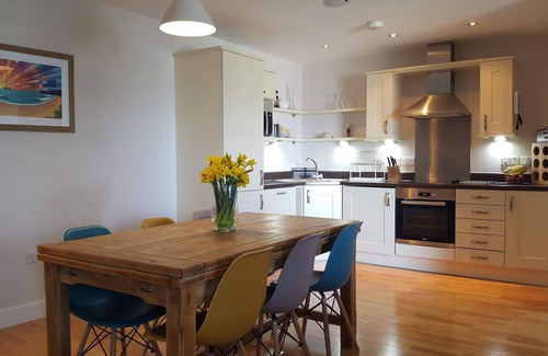 Newquay Apartment | Amazing views of Fistral Beach with secure parking for 2 vehicles