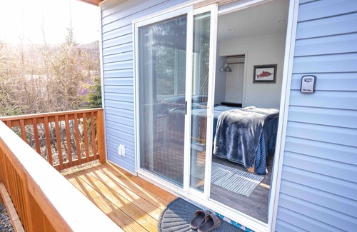 Bear Creek House | Amazing views on a quiet street just outside of Seward, AK