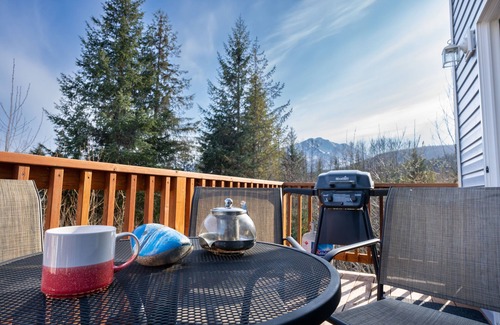 Bear Creek House | Amazing views on a quiet street just outside of Seward, AK