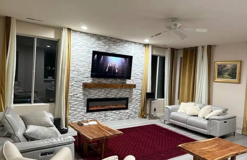 Salinas House | Amazing Views! Sleeps 16 Resort Pool + Hot Tub Games