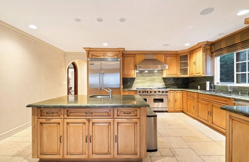 Carthay Circle Villa | Amazing Villa In Best Location Pool jacuzzi Center Walking Distance To Resturant