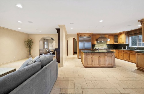 Carthay Circle Villa | Amazing Villa In Best Location Pool jacuzzi Center Walking Distance To Resturant