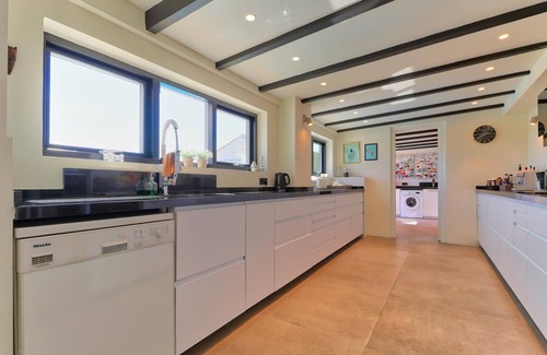 Mijas Villa | Amazing Villa with Panoramic Mountain Views, Terrace, Pool & Wi-Fi