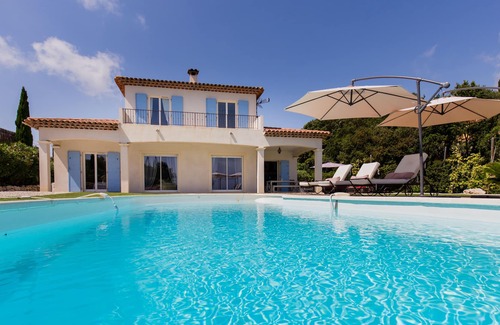 Saint Pierre de Feric Villa | Amazing villa with sea view, pool and character