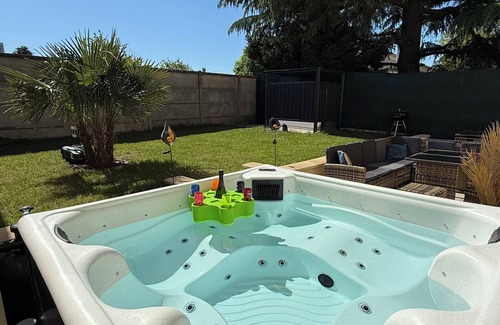 La Victoire - Les Marechaux House | Amazing Villa with SPA Compiegne 12 People, 6 bedrooms 6 bathrooms 30min Asterix