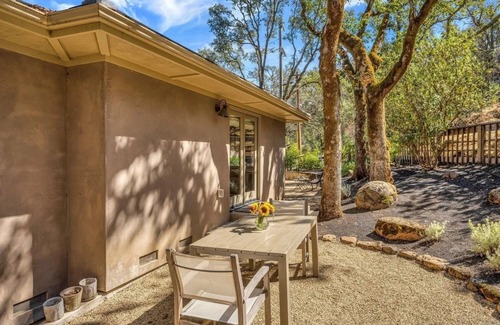 Calistoga House | Amazing Vineyard Views - Spacious Wine Country Villa