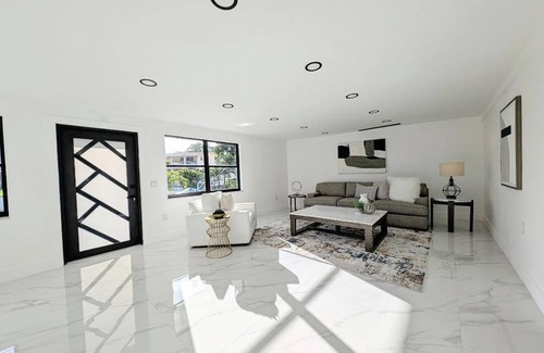 Sunset House | Amazing Waterfront Home with Boating Dock