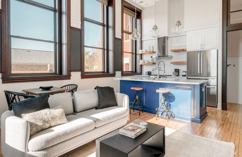 Noble Square Apartment | Amazing West Town 2BR w/ W/D, Gym & Rooftop nr Downtown, by Blueground