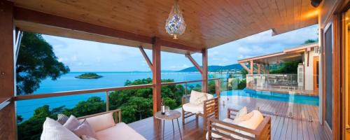 Cannonvale House | Amazing Whitsunday Views at High Tide