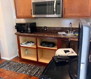 Downtown Riverside Apartment | Amazing Wood streets studio