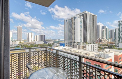 Edgewater Apartment | Amazing Wynwood 2BR w/Gym, Sauna & Rooftop Pool, by Blueground