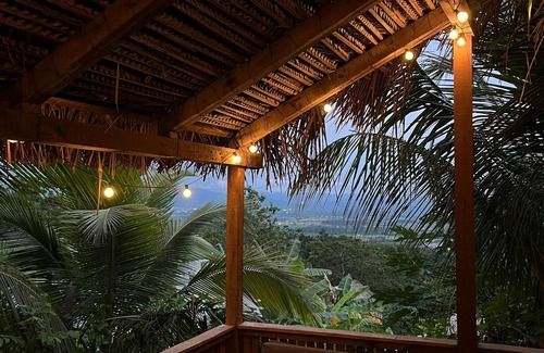 Cacatachi Cottage | Amazon Paradise WiFi Starlink Work or Relax