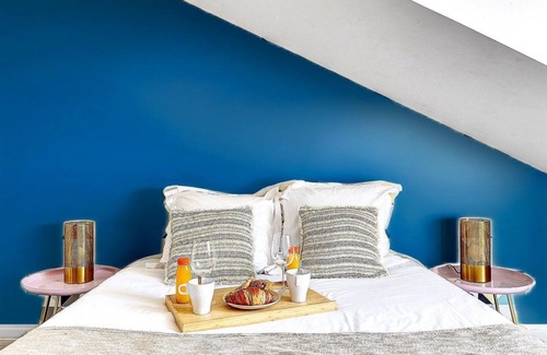 Montreuil Apartment | Amazone 136 - Beautiful Duplex Apartment