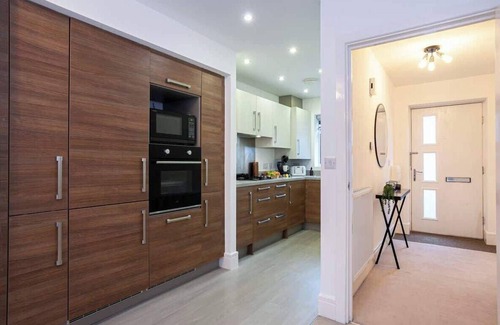 Stoke-on-Trent House | Ambassador House Summ