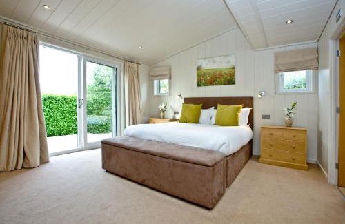 Cheddar House | Amber Lodge, Strawberryfield Park
