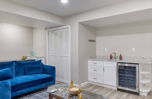 New Market House | Amber Refresh by AvantStay | Pool and Hot Tub