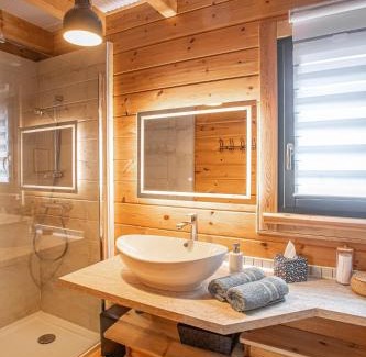 Saint-Genis-les-Ollieres Apartment | Ambiance Bois & Charme Proche Lyon