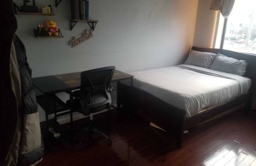 Queens Apartment | Ambient 2BR/2BA For Groups - 15 Min to City