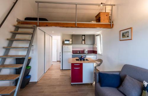 Marine de Saint Ambroggio Apartment | Ambroggio - Grand studio avec mezzanine - Vue Mer