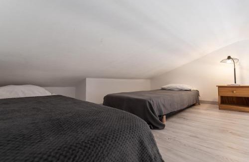 Marine de Saint Ambroggio Apartment | Ambroggio - Grand studio avec mezzanine - Vue Mer