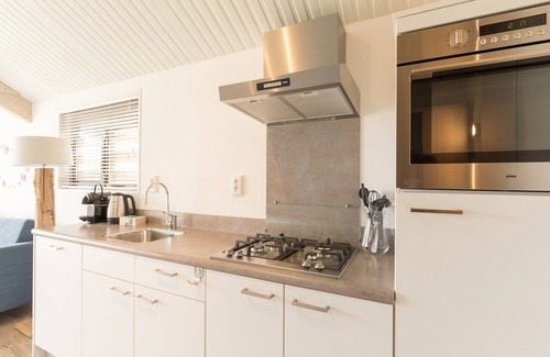 Hollum Apartment | Ameland Lodge w/Veranda