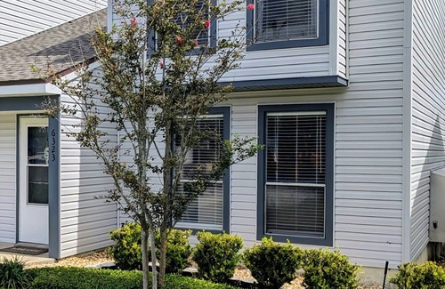 Fernandina Beach Condo | Amelia Island Vacation Rental Quiet 2BR Walk to Beach Pet-Friendly Tennis