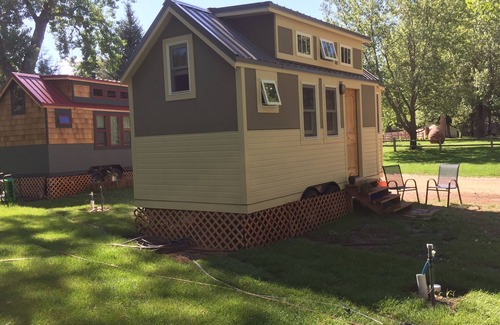 Lyons Resort | American Aspen – Experience Tiny Living at Its Coziest Near Estes Park & Boulder