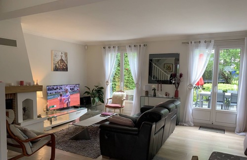 Lesigny House | AMERICAN house at 20 minutes Disneyland with swimming pool