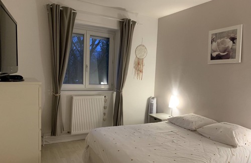 Lesigny House | AMERICAN house at 20 minutes Disneyland with swimming pool